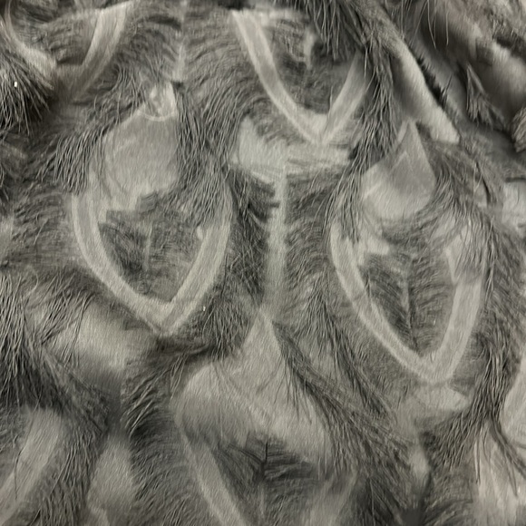 Black feathery skirt - Picture 4 of 4